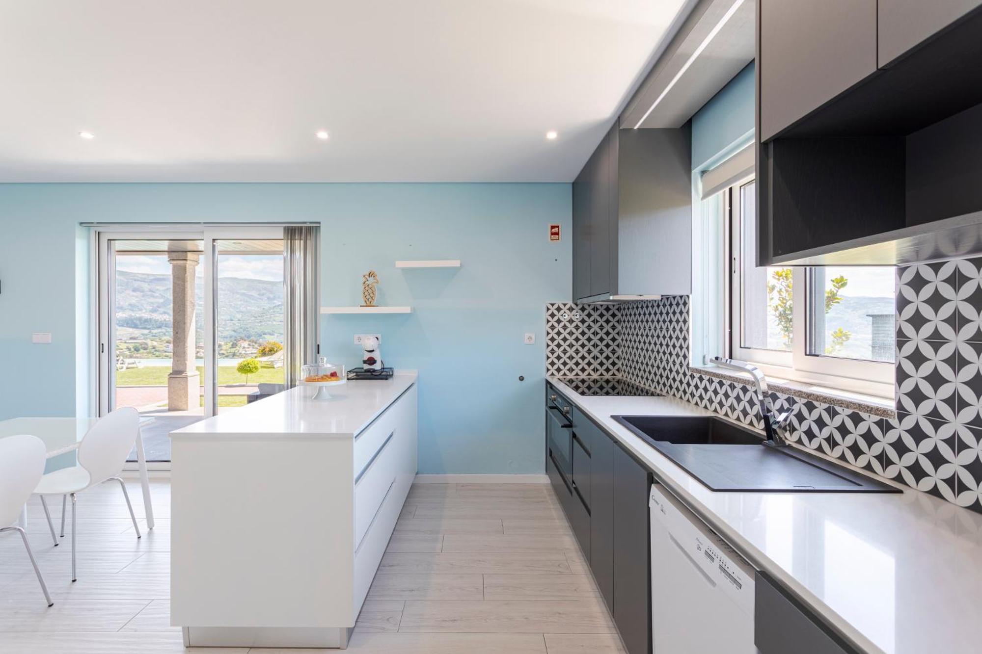 Spacious Villa Pool & Douro View By Host Wise Santa Marinha do Zezere ภายนอก รูปภาพ