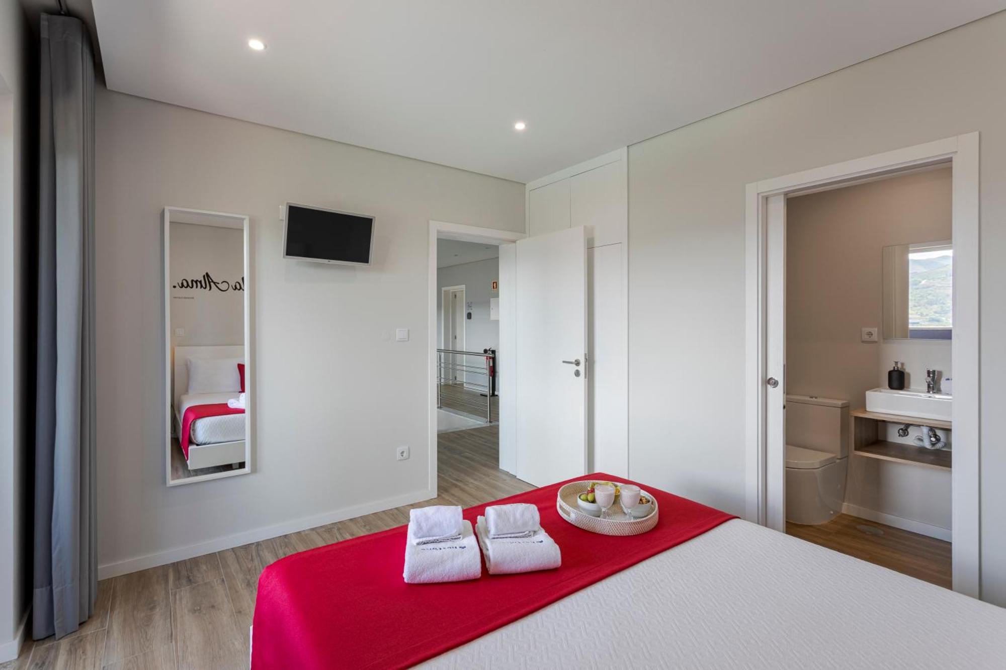 Spacious Villa Pool & Douro View By Host Wise Santa Marinha do Zezere ห้อง รูปภาพ