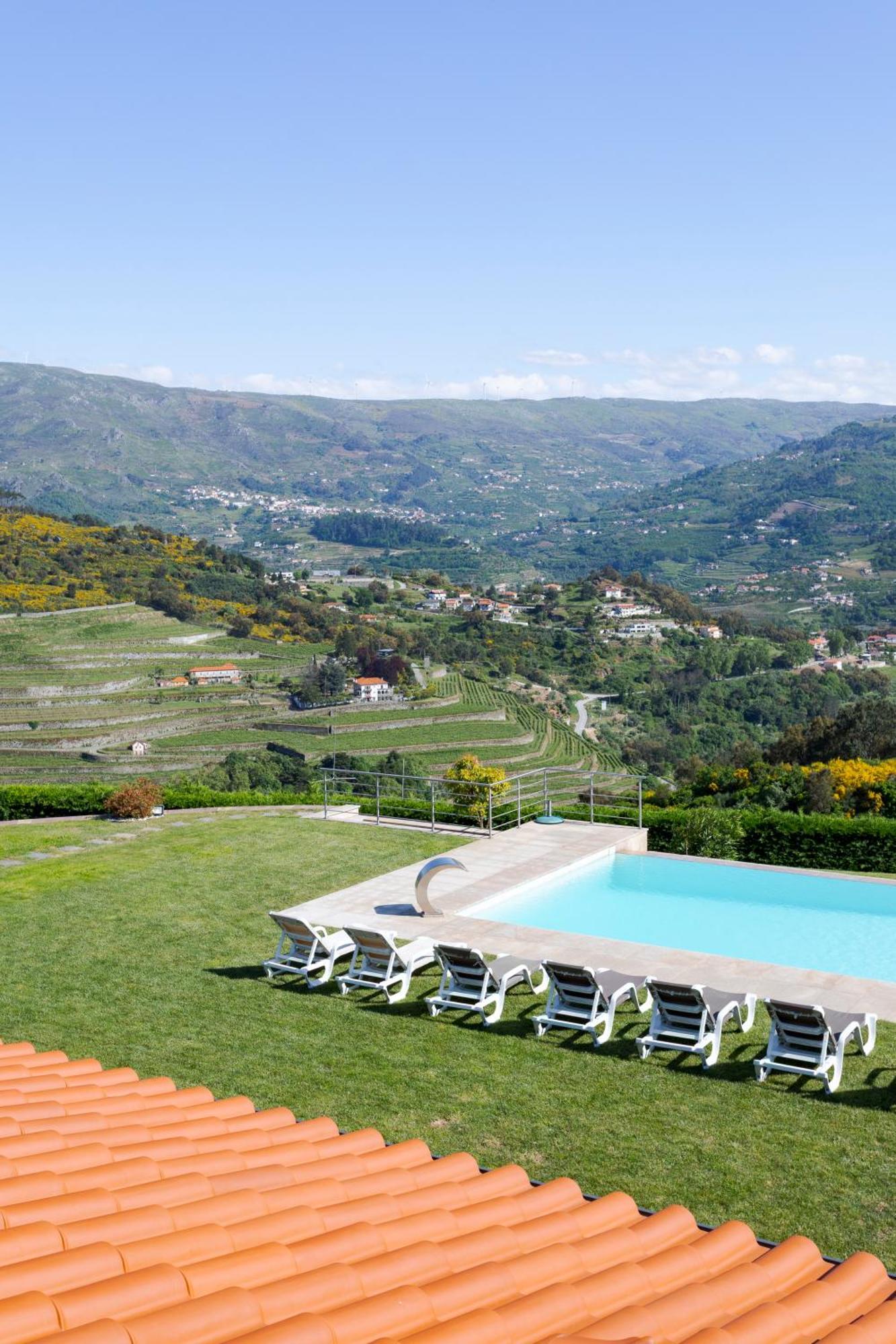 Spacious Villa Pool & Douro View By Host Wise Santa Marinha do Zezere ภายนอก รูปภาพ